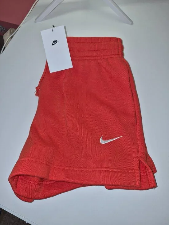 NWT Nike Women's Phoenix Fleece Mid-rise 4" length shorts. - Picture 4 of 6